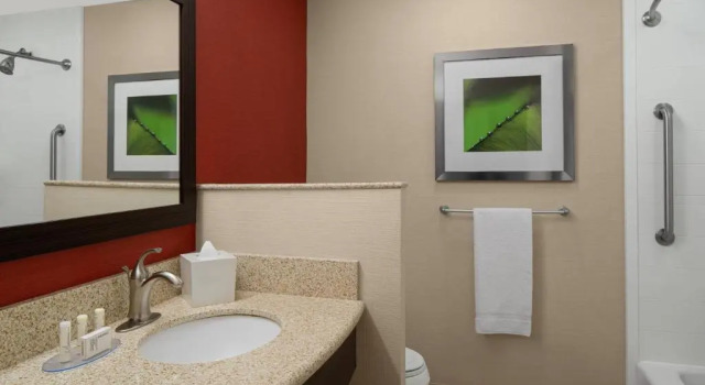 Четырёхместный номер Standard Courtyard Houston Kingwood
