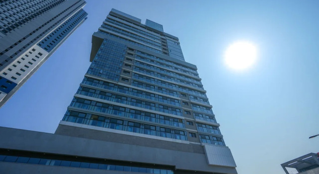 Shift Door Residence Hari
