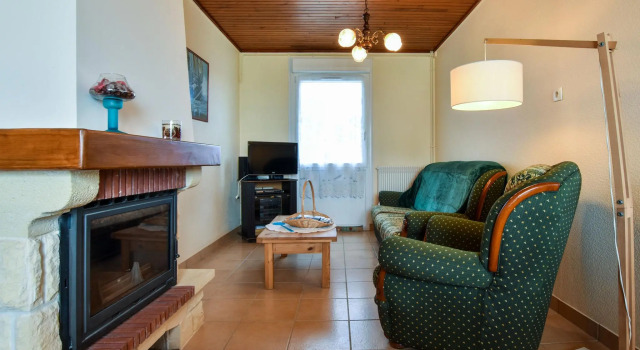 Classic Holiday Home in Saint Nic-Pentrez with Fenced Garden, Rezerwuj Hotel Saint-Nic Bretania