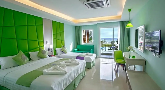 Номер Deluxe Saint Tropez Beach Hotel