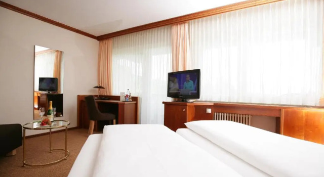 Badhotel Restaurant Stauferland, Забронировать Отель Бад-Болль Swabian Alps