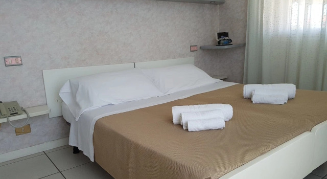 Двухместный номер Classic с балконом Hotel Carillon