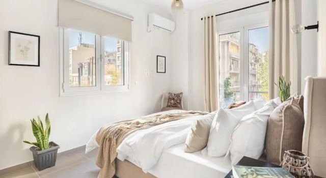 Stylish, 3-brdm Family Apartment near Acropolis!, Забронировать Апартаменты/квартира Афины Острова Саронического залива - Аттика, рядом с Холм Филопаппос