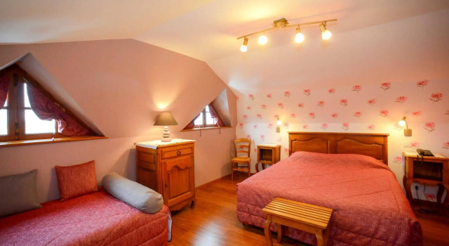 Logis Hôtel Restaurant Manoir De LAcherie, Забронировать Отель  