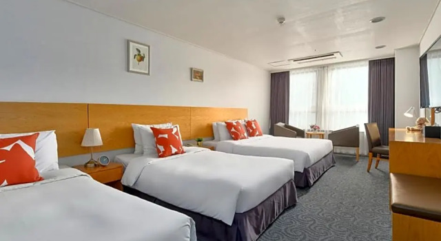 Семейный номер Deluxe Hotel Atrium Jongno