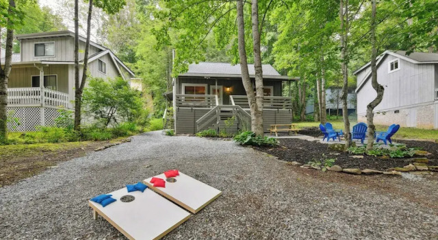Maggie Valley Mtn Escape w/ Fire Pit & Deck