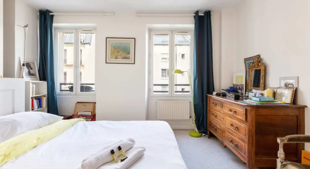 Warm and Homely Duplex Near Montmartre, Fits 5, Забронировать Апартаменты/квартира Париж Иль-де-Франс, рядом с Гран Бульвар