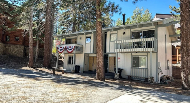 Номер Standard с 2 комнатами Lakeview Lodge #1 2 Bedroom Condo by RedAwning