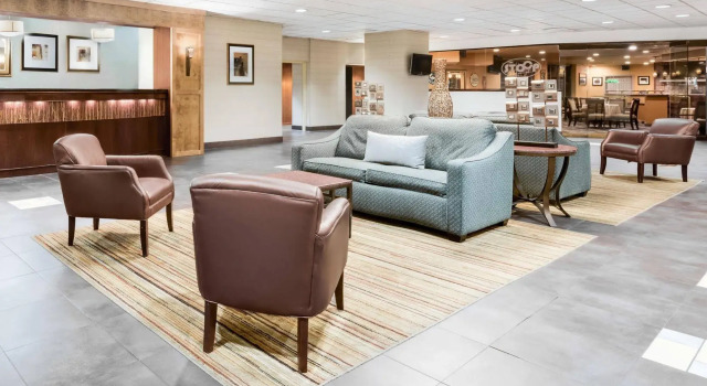 Exton Hotel and Conference Center, Buchen Sie Hotel Exton Philadelphia und Umgebung