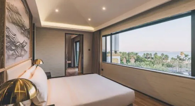 Люкс Deluxe Atour Hotel Xiamen Convention and Exhibition Center Sea View Villa