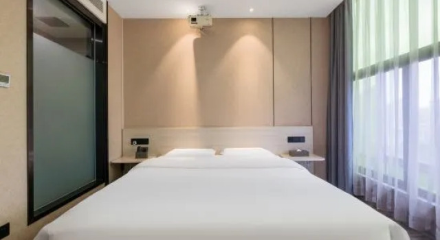 Тент Leyizhu Hotel (Guangzhou Jiahe Wanggang Metro Station Jinbo Plaza Branch)