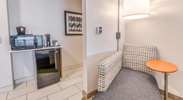 Четырёхместный номер Standard Holiday Inn Express & Suites Rantoul by IHG