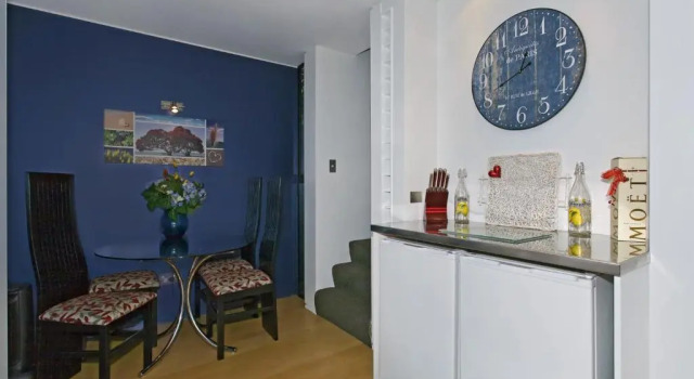 Апартаменты Coastal Getaway Apartment