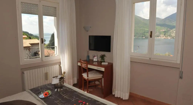 Двухместный номер Comfort с видом на озеро Hotel Bellavista Meublè