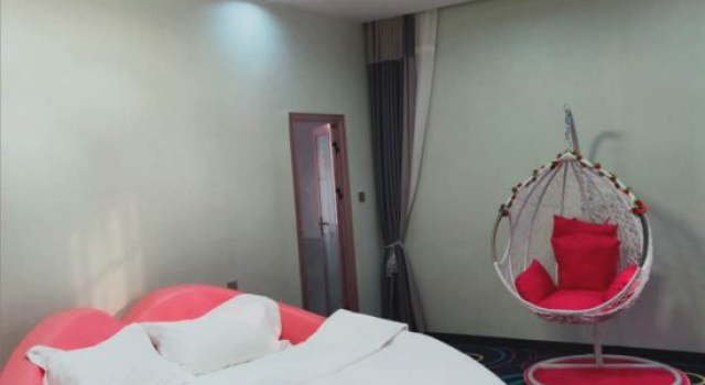 Fangcheng Roman Theme Hotel, Rezervovat Hotel Nan-jang Henan