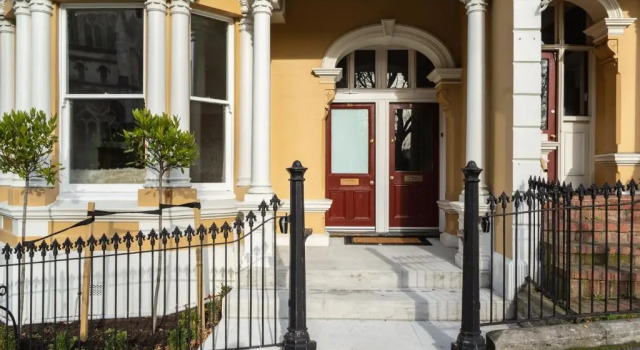 Коттедж Inner City Executive Living on Stuart Street