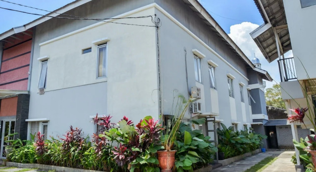 ZEN Rooms Basic UNINUS Syariah, Rezervasyon Otel Bandung Kidul Bandung