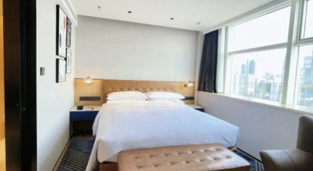 Двухместный люкс с видом на город Отель Four Points By Sheraton Beijing Sanlitun Workers Stadium