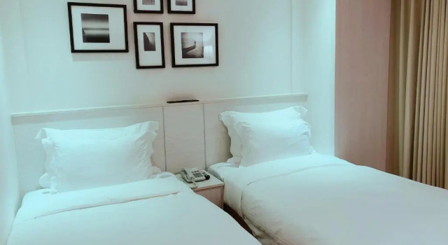 Obchodní Dvoulůžkový s manželskou postelí pokoj WeMeet Hotel