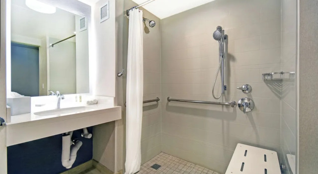 Четырёхместный люкс Accessible c 1 комнатой Homewood Suites by Hilton Seattle Downtown