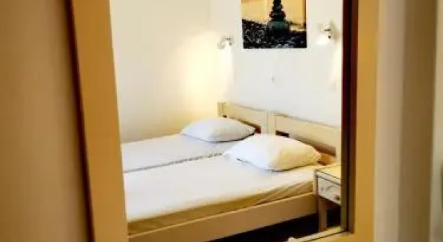 Aparthotel 4 Stars Piso Livadi, Prenota Hotel Piso Livadi Paro