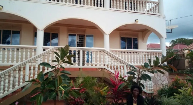 Winnie's Place, Забронировать Отель Кампала Уганда, рядом с JK Boutique Garden City