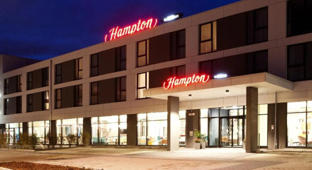 Hampton by Hilton Munich Airport South, Varaa Hotelli Hotellit Upper Bavaria aamiaisella, Aamiainen