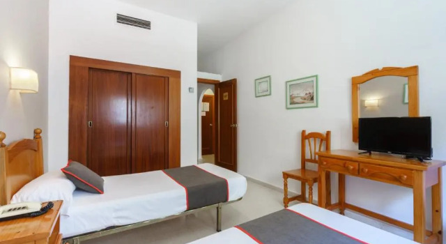 Четырёхместный номер Standard Hotel Costa Andaluza