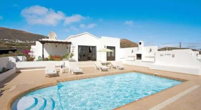 Casa Pedro, Prenota Villa Tias 