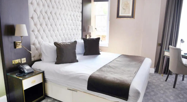 Двухместный номер Standard Warren House Hotel