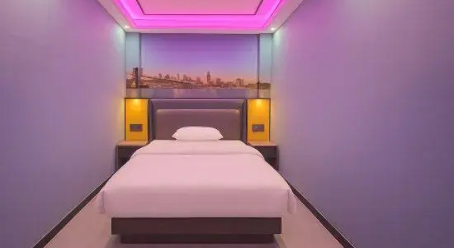 Люкс Deluxe Zhishang Hotel No.1 (Kashgar Xiangfeiyuan Branch)