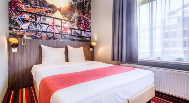 Трёхместный номер с видом на канал Mozart Hotel