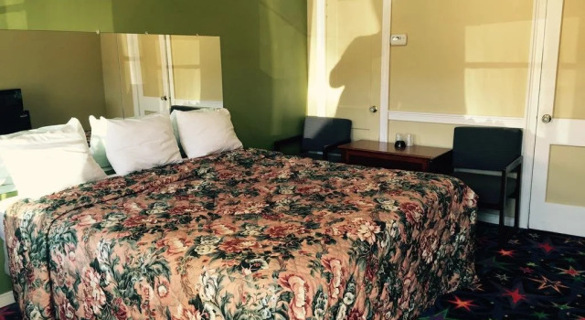 Paradise Inn, Boek Hotel  