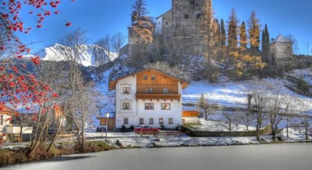 Apart Zwingerhof, Забронировать Отель Отели Ладис 4 звезды, рядом с Зонненбан Ладис-Фисс, 4*