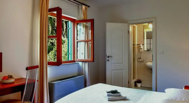 Superb Villa With Private Pool and Garden