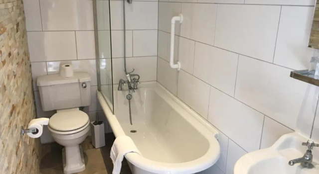 Двухместный номер Deluxe с балконом Queenswood Hotel