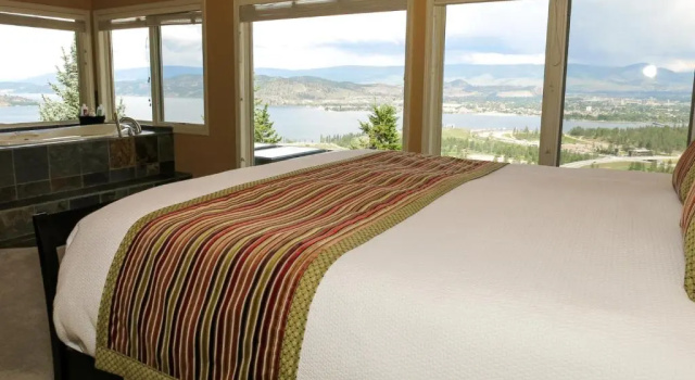 Люкс Deluxe A View of the Lake B & B
