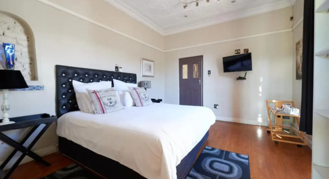 Семейный люкс с 2 комнатами 84 on Fourth Guest House