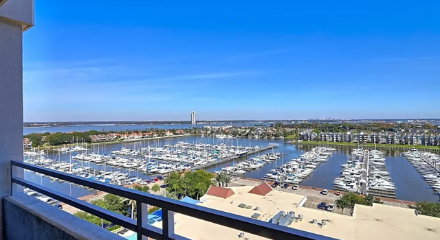 Двухместный номер Deluxe с балконом и с видом на воду South Shore Harbour Resort and Conference Center
