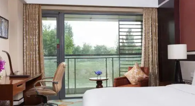 Номер Superior Holiday Inn Beijing Shijingshan Parkview by IHG