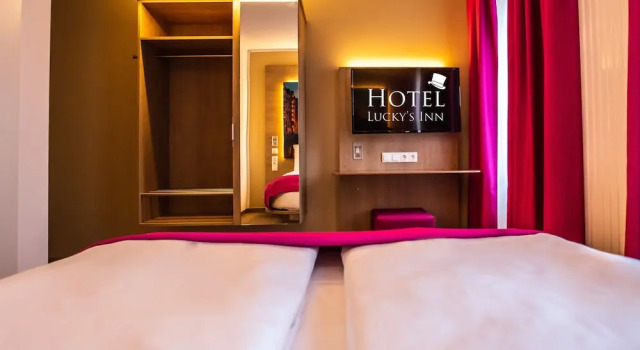Двухместный номер Comfort c 1 комнатой с видом на город Hotel Luckys Inn