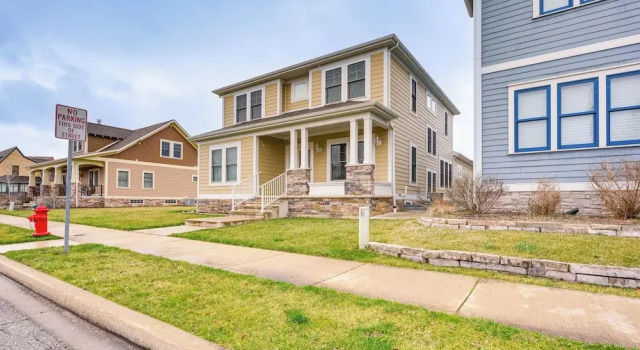 Коттедж Spacious South Bend Home - Walk to Notre Dame!