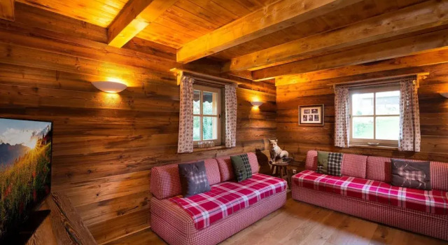 Chalet in St. Martin With Sauna & Hot Tub, Забронировать Шале Коттеджи Санкт-Мартин-ам-Тенненгебирге, Коттедж
