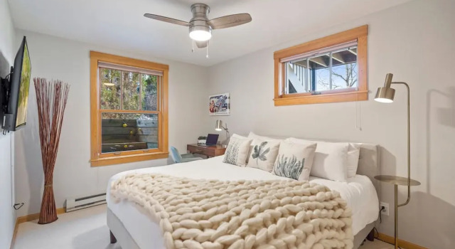 Номер Standard Sleek Condo - Near Park, Poudre River and Old Town