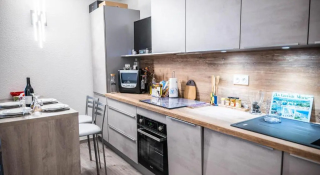 TI TAHITI STUDIO-3MIN PLAGE-TERRASSE COSY-WIFI-PARKING - CoHôteConciergerie La Grande Motte, Rezerwuj Apartament Hotele w Camargue z parkingiem, Parking