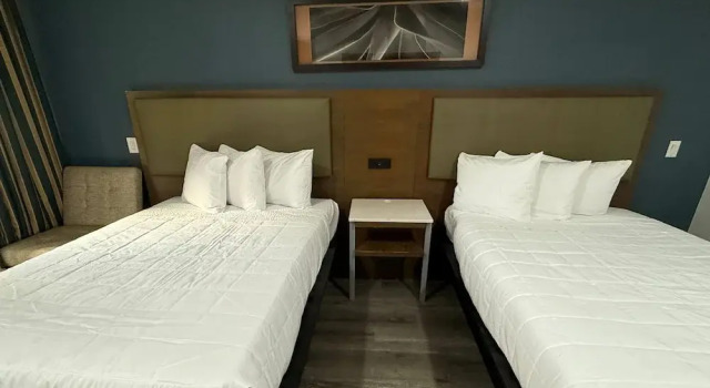 Четырёхместный номер Standard DTLV, a Baymont by Wyndham