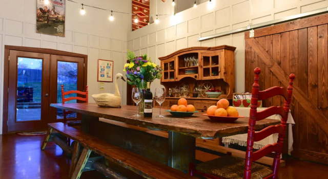 Lazy T Bed and Breakfast, Rezervați Hotel Fredericksburg Texas Wine Country