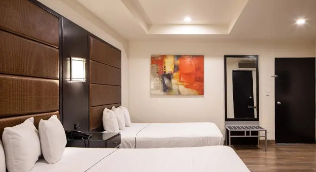 Четырёхместный номер Comfort Hotel Astor Tijuana