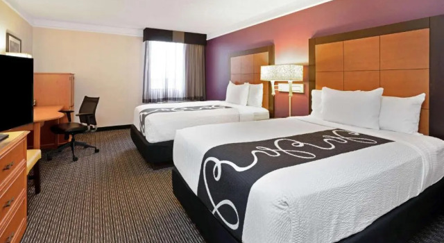 Четырёхместный номер Standard La Quinta Inn & Suites by Wyndham Tacoma - Seattle