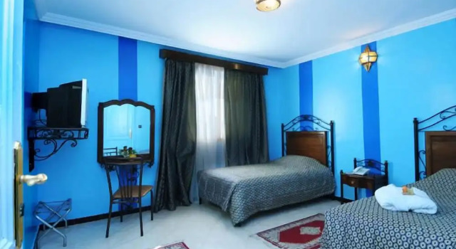Standardowy trzyosobowy pokój i balkonem Perla Hôtel
